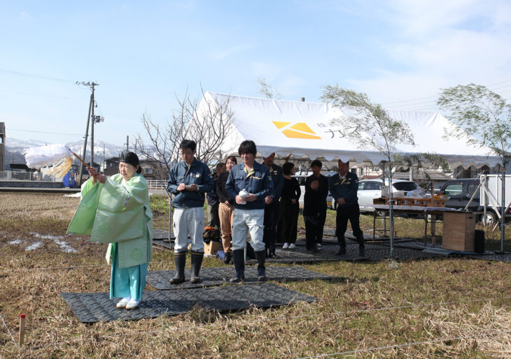 ｜上刈の家｜地鎮祭｜上越・糸魚川・妙高の工務店｜新築・リフォーム｜自然素材の注文住宅｜キノイエ｜カネタ建設｜高気密高断熱｜パッシブデザイン｜